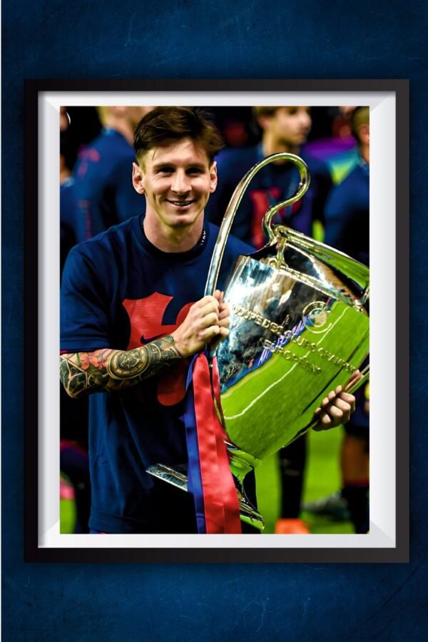 Messi Holding Cup